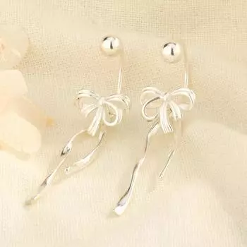 Серебряный цвет простые милые ленточные серьги-бантики для женщин и девочек трендовые изогнутые серьги с винтовой пряжкой на крючке свадебные украшения подарки