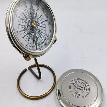 Серебряный Поэма Компас 3 с красивой подставкой. Идеальный настольный аксессуар и красивое дополнение