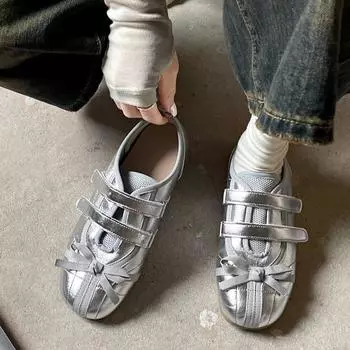 Серебряный взрыв серебряные балетки с французским бантом женские 2025 новые легкие и универсальные темпераментные туфли на плоской подошве 35 белый