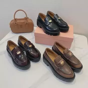 Серия золотых монет Miu Girl 2024: Женские лоферы на платформе из натуральной кожи в ретро-британском стиле. 39 чёрный