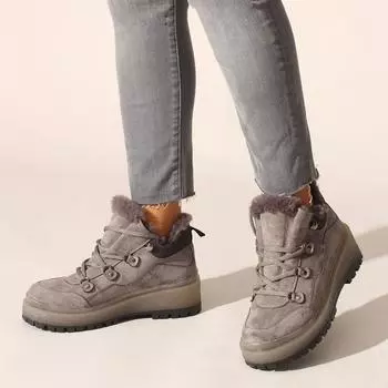 Серые замшевые женские ботинки и ботильоны