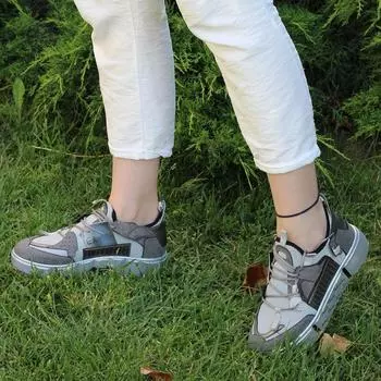 Серые женские кроссовки