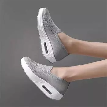 Сетчатые черные детские кроссовки для девочек на плоской подошве, обувь для мужа, женские осенние ботинки, спортивные летние тенденции 2024 года, бестселлеры, курорт 4.5