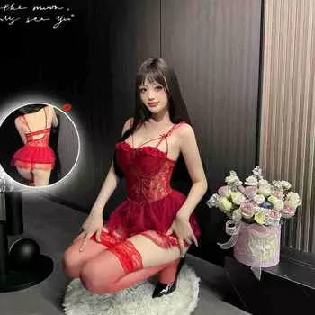 Сексуальное нижнее белье, нагрудные подушечки собирают и показывают большую перспективу, подтяжки, кружево, милая красивая женщина average size