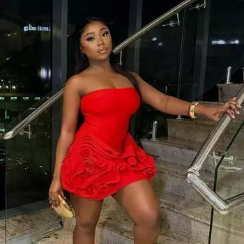 Сексуальное платье для европейских и американских женщин, однотонное, сексуальное, без бретелек, без рукавов, с большим цветком, облегающее бедра, короткая юбка, платье с высокой талией L чёрный