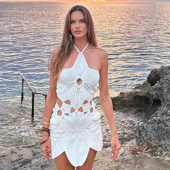 Сексуальное вязаное крючком пляжное мини-платье для женщин с вырезом на шее, без рукавов, со шнуровкой на спине, женские платья 2024 года, летние женские облегающие халаты S белый