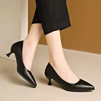 Сексуальные туфли на высоком каблуке, осенние и зимние модели, модные туфли из мягкой кожи с острым носком, большие размеры, одинарные туфли, женская обувь 43 чёрный