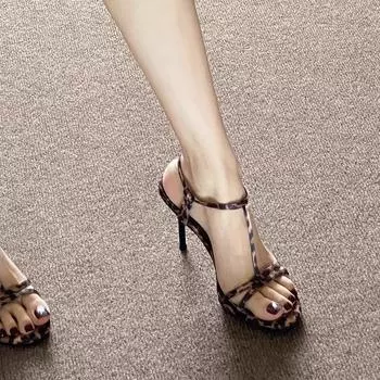 Сексуальные туфли с леопардовым принтом и пряжкой из одного слова на высоком каблуке, женские босоножки 2025 года с открытым носком и шпилькой, красивые темпераментные босоножки в форме буквы Т 35 леопардовый
