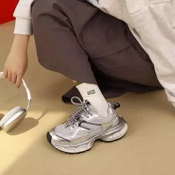 Сезон оленей 2024 года, новинка, модные туфли на платформе серебристого цвета для пап, женская легкая спортивная обувь на осень и зиму, повседневные кроссовки 35