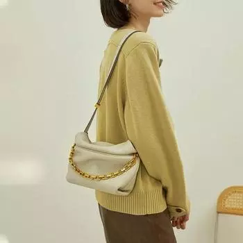 Сезонная женская кожаная плиссированная сумка-облако, модная сумка-пельмень с цепочкой, сумка-мессенджер через плечо слоновая кость