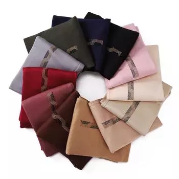 Шаль из мерсеризованного хлопка с золотыми вставками и эластичными ромбовидными полосками