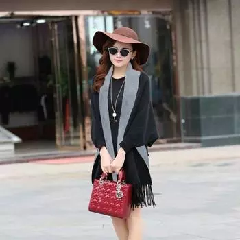 Шаль однотонный свитер с рукавами двухсторонняя вязка толстый шарф с кисточками осенне-зимняя накидка кардиган куртка one size темно-синий