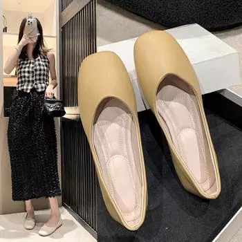 Shallow mouth square head single shoes women s 2024 spring and autumn new versatile Internet celebrity flat lazy one pedal soft-soled Doudou shoes 35