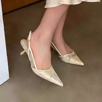 Туфли-лодочки на низком каблуке, вышивка, новая китайская сумка, сандалии с закрытым носком, заостренный носок, на тонком 35 серый