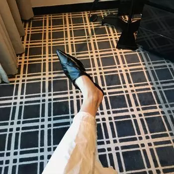 Shangsi, early spring temperament pleated pointed slippers low-heeled Internet celebrity outer wear Korean version half-bag head Muller shoes women 35 чёрный