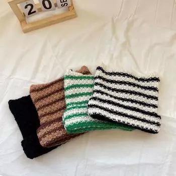 Шапка-бини «Маленький дьявол», полосатая вязаная шапка, женская осенне-зимняя милая шапка с кошачьими ушками чёрный/белый