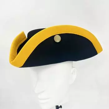 Шапка Петра Великого, историческая копия простой треугольной шляпы в Европе XVII и XVIII веков.