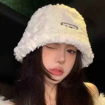 Шапка рыбака детская зимняя 2024 новая бархатная теплая белая пушистая универсальная простая шляпа-ведро прилив M (56-58cm) letter mark DORAEMOI белый