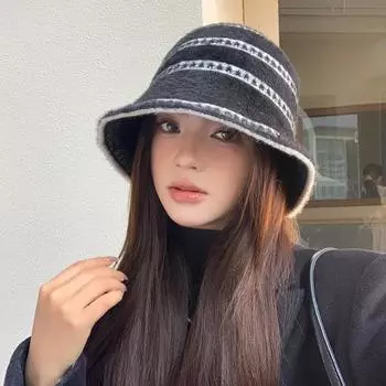 Шапка женская модная полосатая плюшевая панама зимняя теплая маленькая панама для лица