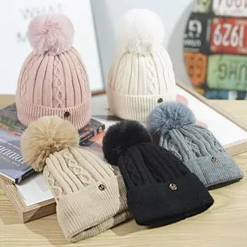 Шапка женская зимняя однотонная бархатная вязаная шапка корейского выпуска модная студенческая толстая теплая ветрозащитная вязаная шапка One Size чёрный