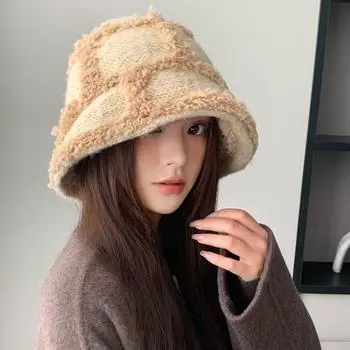 Шапка женская зимняя теплая маленькая вязаная шерстяная шапка однотонная универсальная плюшевая панама Tide