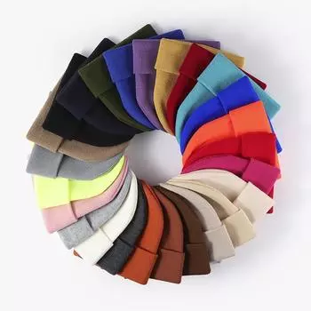 Шапка зимняя женская универсальная студенческая легкая вязаная шапка мужская модная теплая холодная шапка толстая защита ушей черная вязаная шапка One Size