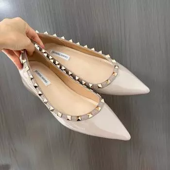 Sheepskin version inner height increase of 5 cm rivets light mouth nude pointed temperament single shoes women s versatile commuter shoes 33