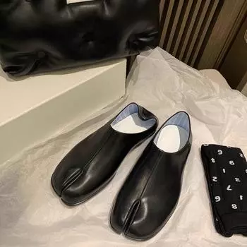 Sheepskin version~ split-toed shoes women s flat bottom retro personality niche design horseshoe shoes lazy one pedal pig s trotters single shoes 35