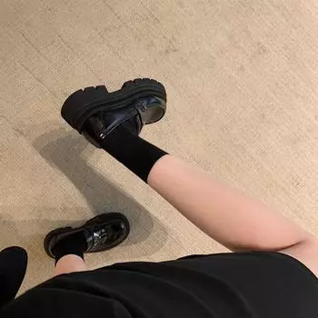 [sheii Su Yinyin] Туфли с мягкой подошвой ~ круглые ретро треугольные стандартные туфли-муффины на толстой подошве женские маленькие кожаные туфли 35 чёрный