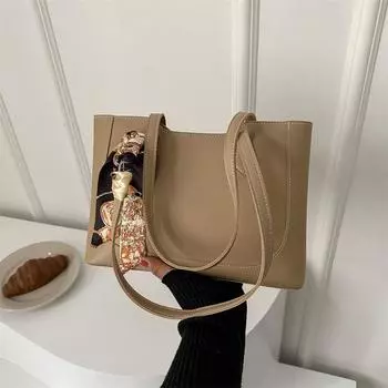 Шелковые шарфы, иностранный стиль, популярная большая вместимость, весенняя городская простота с подвесной модной сумкой через плечо для поездок на работу светло-коричневого