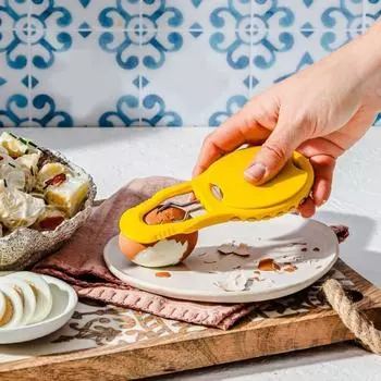 Shell Cracking Egg Shell Peeler Plastic Boiled Eggshell Perforator Practical Egg Slicer for Home жёлтый