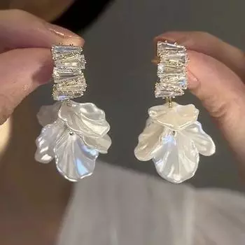 Shell Flower Earrings New Arrival Best Selling Earrings Special-Interest Design French Silver Stud Earrings Elegant Fancy Earrings for Women Gold zircon petal earrings White
