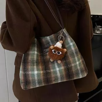 Шерстяная клетчатая сумка женская 2024 осень и зима новая ретро студенческая сумка-тоут повседневная большая вместительная сумка через плечо подмышкой