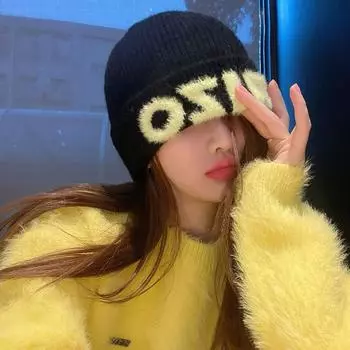 Шерстяная шапка Dongdaemun на осень и зиму, универсальная теплая вязаная шапка с буквенным принтом, женский головной убор one size fits all чёрный