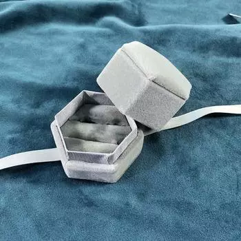 Шестиугольная шкатулка для украшений с лентой, трехмерный футляр для колец, портативная флокированная коробка для колец, подарок Grey Double Slots