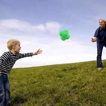 Шестиугольный баскетбольный тренировочный мяч для реакции 5,5 см для детей и взрослых (зеленый)