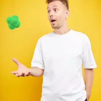 Шестиугольный баскетбольный тренировочный мяч для реакции 5,5 см для детей и взрослых (зеленый)