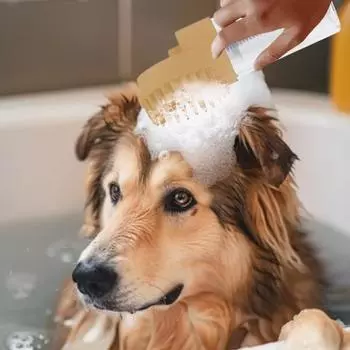 Щетка для купания собак Силиконовая щетка для душа для домашних животных Массажная щетка для ухода за собаками Шампунь для купания бежевый