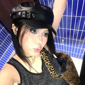 Shibuya Sexy Style Niche Style Leather Ring Flat Beret Female Face Small Peak Cap High Street Octagonal Cap Black Painter Cap Black M (56-58 cm)