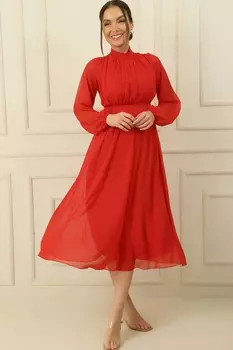 Шифоновое платье с высоким воротником и плиссированными рукавами на эластичной подкладке
