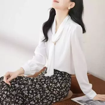 Шикарная и удобная шифоновая блузка с немнущимся ленточным вырезом M