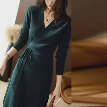 Шикарное трикотажное платье с V-образным вырезом: Облегающий крой, элегантный и стильный, идеально подходит для осени/зимы Small темно-зеленого