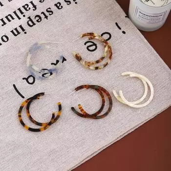 Шикарные ретро-серьги-круги с радиальной текстурой для осенне-зимнего сезона