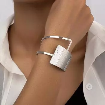 Шикарный европейский и американский стиль металлический регулируемый браслет - Высококлассный, элегантный дизайн для женщин Standard Size
