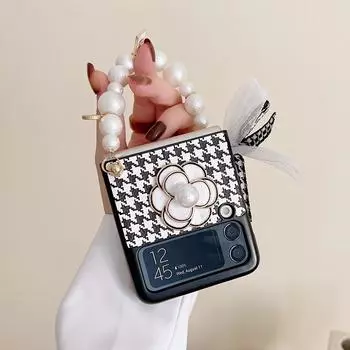 Шикарный и элегантный чехол для телефона из искусственной кожи с 3D жемчугом и камелией «гусиные лапки» для Samsung Galaxy Z Flip 3 5g с портативным браслетом For Samsung Z Flip
