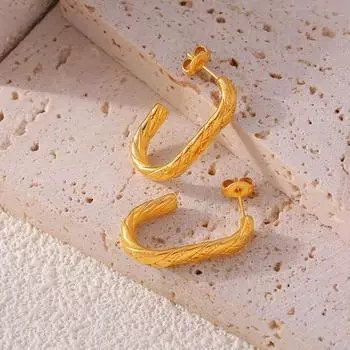 Шикарный стиль, новые серьги-кольца в форме буквы C, серьги-гвоздики из крученой пшеницы, модный дизайн, титановая сталь, покрытая 18-каратным золотом, ретро-серьги