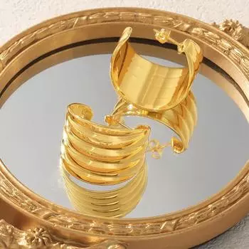 Шикарный стиль, золотые широкие ретро-серьги, нишевый темпераментный дизайн, медный материал, покрытый 18-каратным золотом, серьги-гвоздики