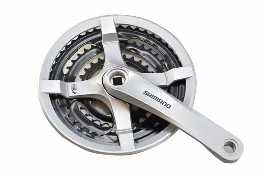 SHIMANO Серебристый с защитой цепи Совместимо с задней передачей x 3 скорости передней передачи Количество зубьев FC-TY501 6/7/8 48-38-28T