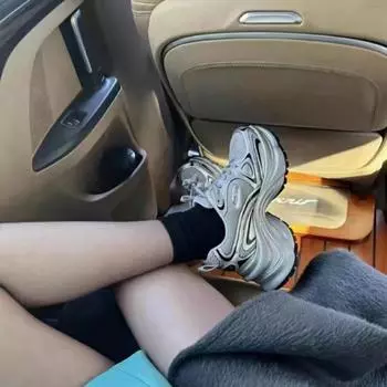 Shining Galaxy~ Серебряные кроссовки женские весна-лето 2024 новый модный дизайн на толстой подошве увеличивающие рост папины туфли 35 серебряный