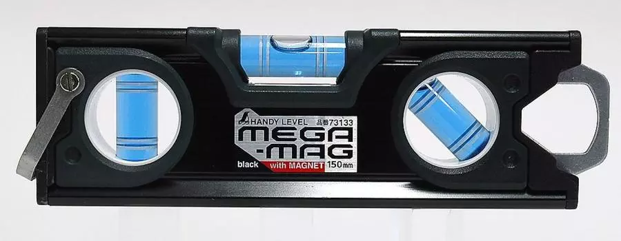 Shinwa Sokutei Handy Level MEGA-MAG with Magnet Black 150mm 73133